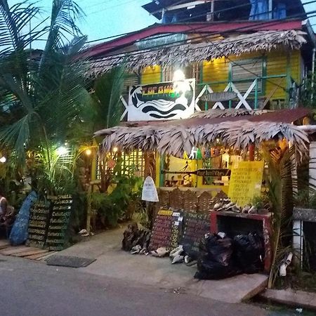 Coconut Hostel Bocas Town מראה חיצוני תמונה