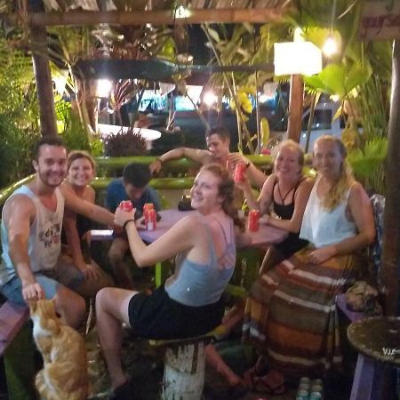 Coconut Hostel Bocas Town מראה חיצוני תמונה