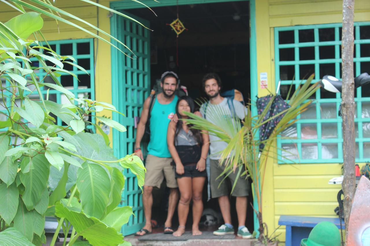 Coconut Hostel Bocas Town מראה חיצוני תמונה