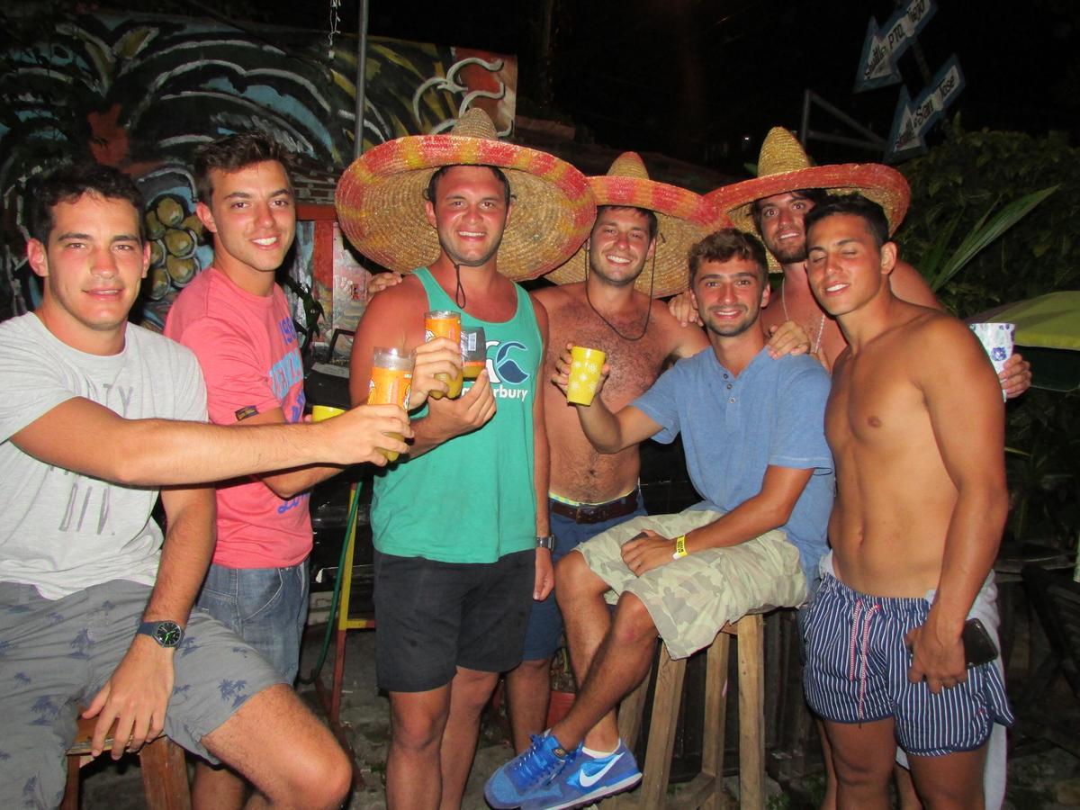 Coconut Hostel Bocas Town מראה חיצוני תמונה