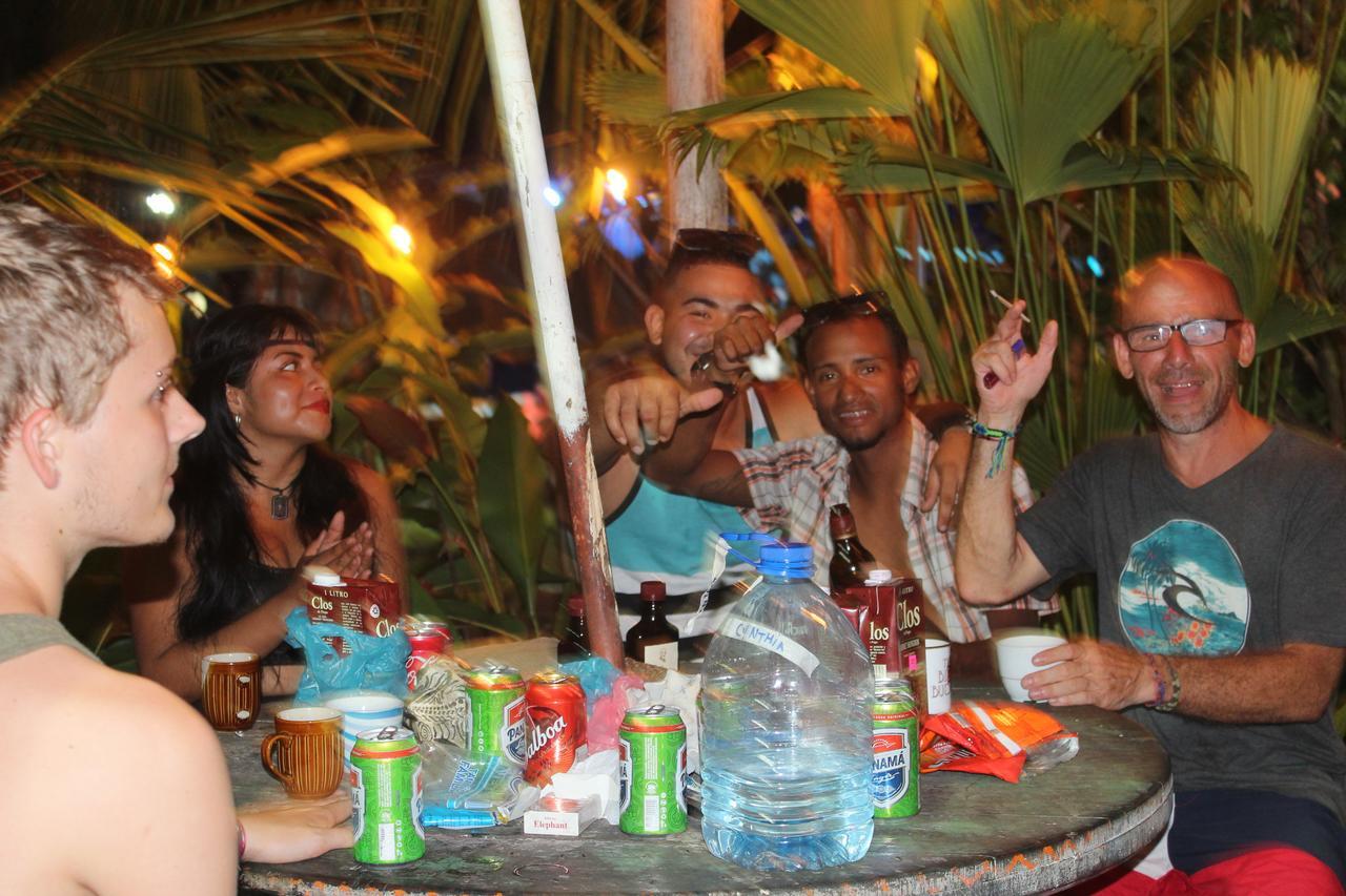 Coconut Hostel Bocas Town מראה חיצוני תמונה