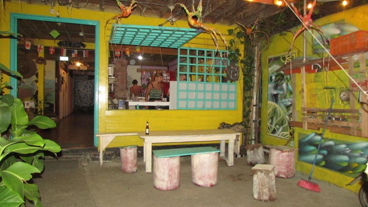 Coconut Hostel Bocas Town מראה חיצוני תמונה