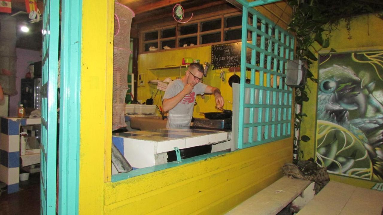 Coconut Hostel Bocas Town מראה חיצוני תמונה