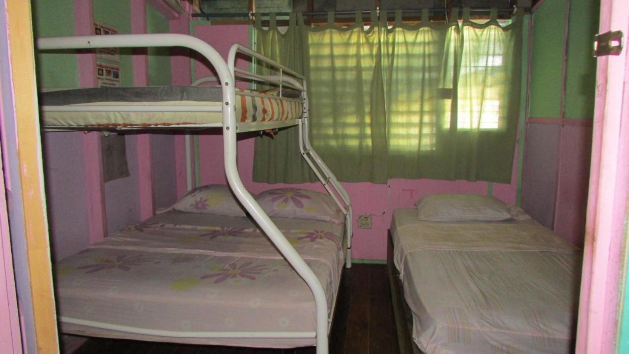 Coconut Hostel Bocas Town מראה חיצוני תמונה